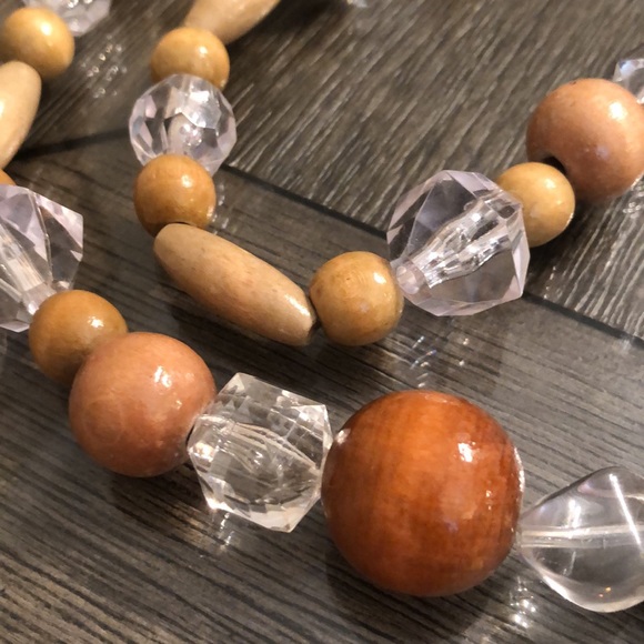 Handmade wooden and clear bead necklace - Picture 6 of 13